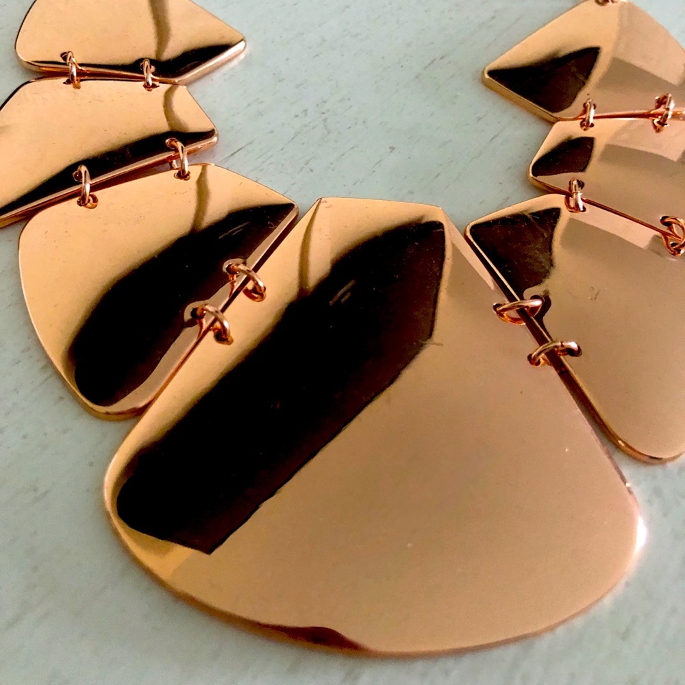 Gold chunky necklace